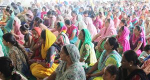 आज का युवा वर्ग होता जा रहा है नशे का आदि