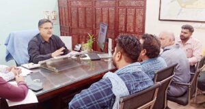 पतंग व डोर विक्रेताओं को चाइना डोर न बेचने संबंधी किया गया जागरुक