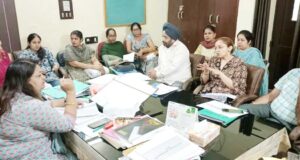 मातृ मृत्यु की समीक्षा के लिए मैट्रनल डैथ समीक्षा कमेटी की मीटिंग