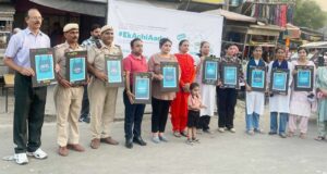 नुक्कड़ नाटक कर प्लास्टिक के दुष्परिणामों के बारे में कराया अवगत