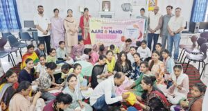 वर्कशॉप के दौरान चेयरमैन चौधरी सैनी, सतीश कालिया, मानव सैनी, शबनम कौर, फैकल्टी मेंबर और विद्यार्थी