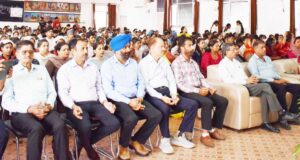 सर्वहितकारी तलवाड़ा में प्रांतीय संस्कृति महोत्सव दौरान मंच पर विराजमान गणमान्य तथा उपस्थिति