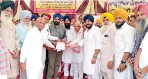 आढ़तियों के संघर्ष में पंजाब के सभी प्रमुख विपक्षी दलों ने दिखाई एकजुटता