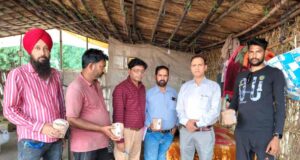 गुड़ का सीजन शुरू होते ही स्वास्थ्य विभाग की गुड़ के बेलनो पर है कड़ी नजर