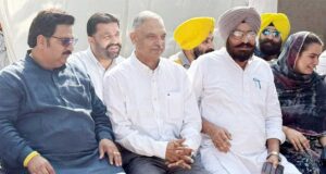 आम आदमी पार्टी द्वारा केन्द्र सरकार के खिलाफ चंडीगढ़ में किये रोष प्रदर्शन में शामिल हुए भाटिया