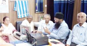 ਖੇੜਾ ਰੋਡ ’ਤੇ ਕੈਂਪ ਲਗਾ ਕੇ ਆਯੂਸ਼ਮਾਨ ਭਾਰਤ ਸਿਹਤ ਬੀਮਾ ਯੋਜਨਾ ਦੇ ਬਣਾਏ ਕਾਰਡ