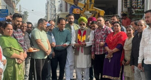 जोगिंद्र मान ने 80 करोड़ रुपये की लागत से शुरु करवाया शहर में नई लाइटें लगाने का काम