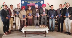 ਭਾਸ਼ਾ ਵਿਭਾਗ ਨੇ ਕਰਵਾਈ ਅਜੈ ਤਨਵੀਰ ਦੇ ਪਲੇਠੇ ਗ਼ਜ਼ਲ ਸੰਗ੍ਰਹਿ ‘ਫ਼ਤਵਿਆਂ ਦੇ ਦੌਰ ਵਿੱਚ’ ‘ਤੇ ਗੋਸ਼ਟੀ