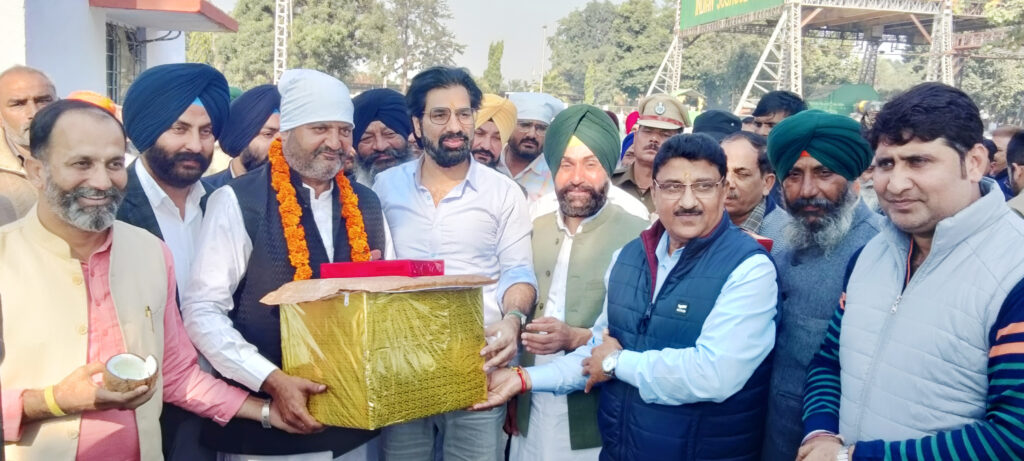 गन्ना सप्लाई करते समय किसी प्रकार की परेशानी नहीं आने दी जाएगी किसानों को : एम.डी कुणाल यादव