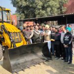 विधायक घुम्मन ने सफाई व्यवस्था को बेहतर बनाने के लिए किया नई जेसीबी का उद्घाटन