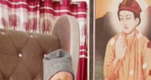 दातारपुर में प्रवचन करते महंत रमेश दास