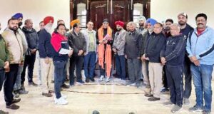 होशियारपुर एनक्लेव वेलफेयर एसोसिएशन ने की सांसद से मुलाकात