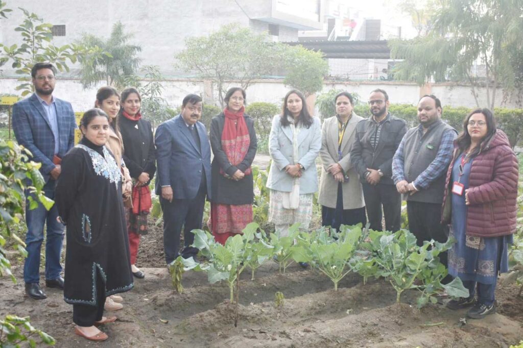 डिप्टी कमिश्नर व एसएसपी ने नशा छुड़ाओ व पुनर्वास केंद्र का दौरा कर मरीजों को किया प्रेरित
