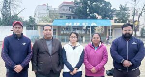 पंजाब अंडर-23 टीम में चयन पर शिवानी को बधाई देते रमन धई, कोच दविंदर कल्याण, दलजीत सिंह व कुलदीप धामी