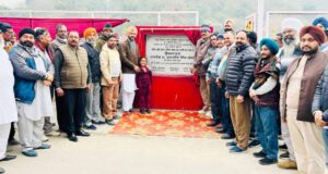 दसूहा के गांव बड्डला में नए बने खेल मैदान का विधायक घुम्मण की ओर से उद्घाटन