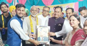 आप के प्रदेश उपाध्यक्ष राजकुमार अपने साथियों के साथ पार्टी में हुए शामिल