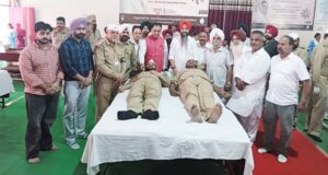 संत निरंकारी सत्संग भवन दसूहा में विशाल रक्तदान शिविर में श्रद्धालुओं ने किया 221 यूनिट रक्तदान